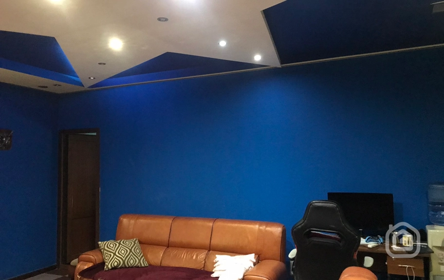 Продаётся 3-комнатная квартира, 112.4 м², ул. Абовян, Центр