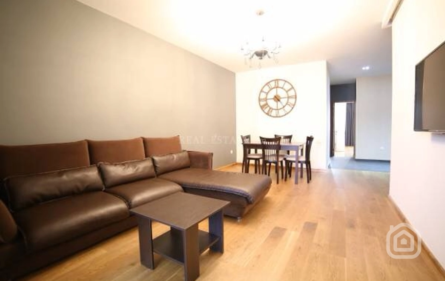 Продаётся 3-комнатная квартира, 78 м², ул. Сарян, Центр