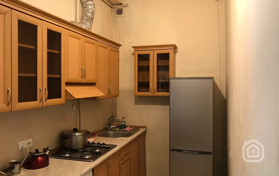 Продаётся 2-комнатная квартира, 49 м², ул. Московян, Центр