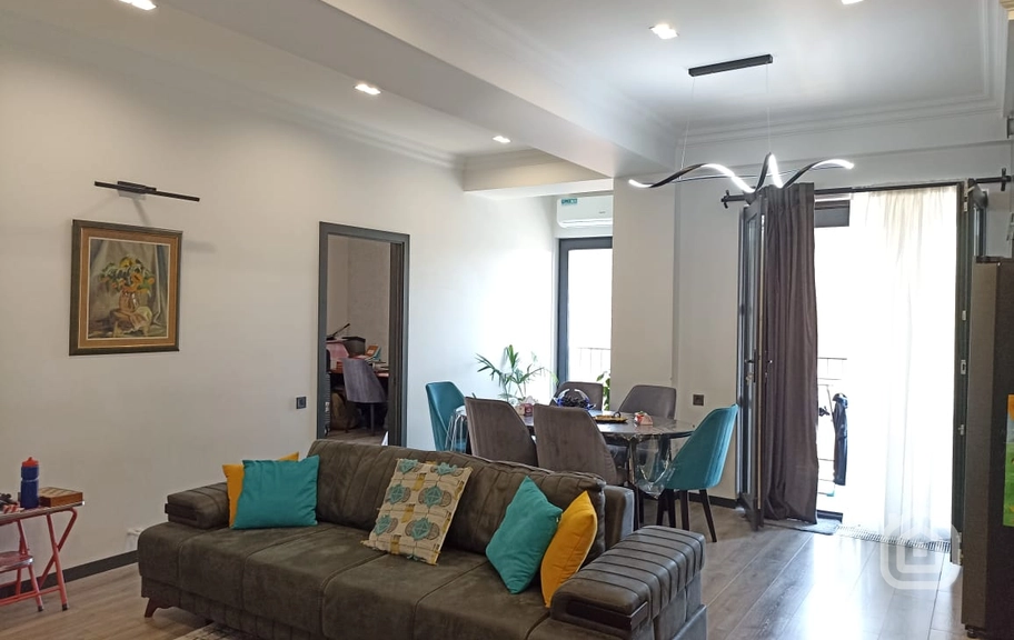 Продаётся 4-комнатная квартира, 93.3 м², кв-л Давташен 1, Давташен