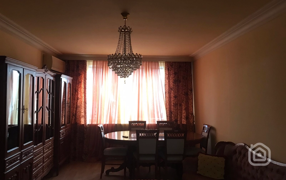 Продаётся 3-комнатная квартира, 84.35 м², ул. Туманян, Центр