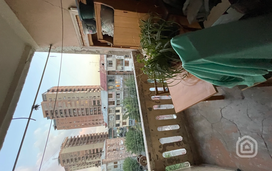 Продаётся 2-комнатная квартира, 65.3 м², ул. Чаренц, Центр