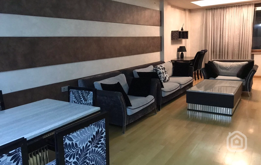 Продаётся 3-комнатная квартира, 106 м², пр. Hюсисайин, Центр