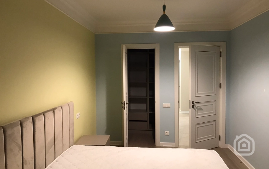 Продаётся 3-комнатная квартира, 96.7 м², ул. Hин Ереванци, Центр