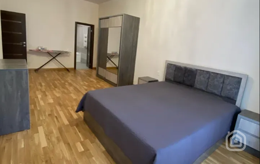 Продаётся 3-комнатная квартира, 108 м², ул. Паруйр Севак, Канакер-Зейтун