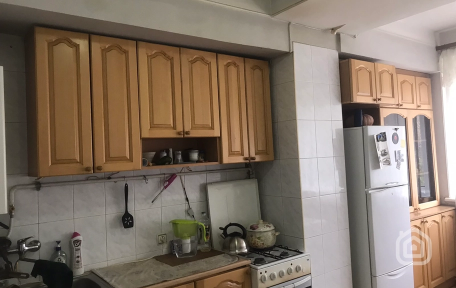 Продаётся 3-комнатная квартира, 96 м², ул. Заварян, Центр