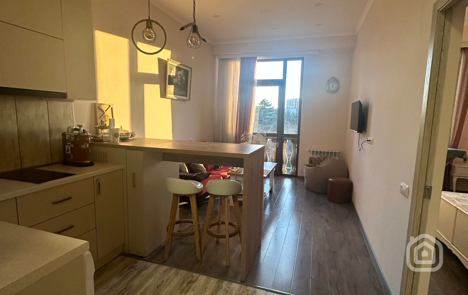 Продаётся 2-комнатная квартира, 36 м², ул. Адонц, Арабкир