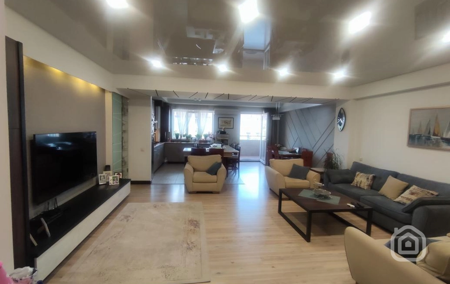 Продаётся 3-комнатная квартира, 118.9 м², ул. Г. Арцруни, Арабкир