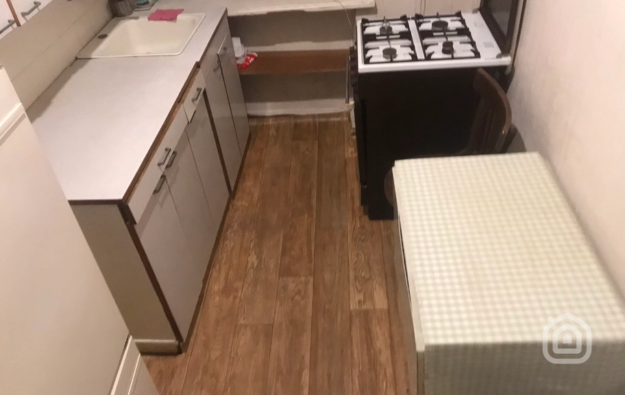 Продаётся 2-комнатная квартира, 67 м², ул. Паронян, Центр