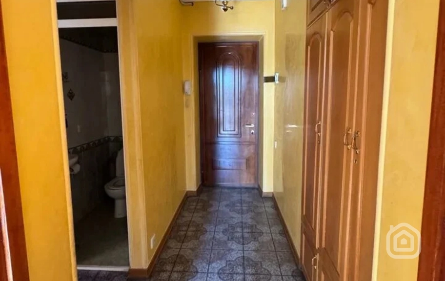 Продаётся 2-комнатная квартира, 60 м², ул. Сарян, Центр
