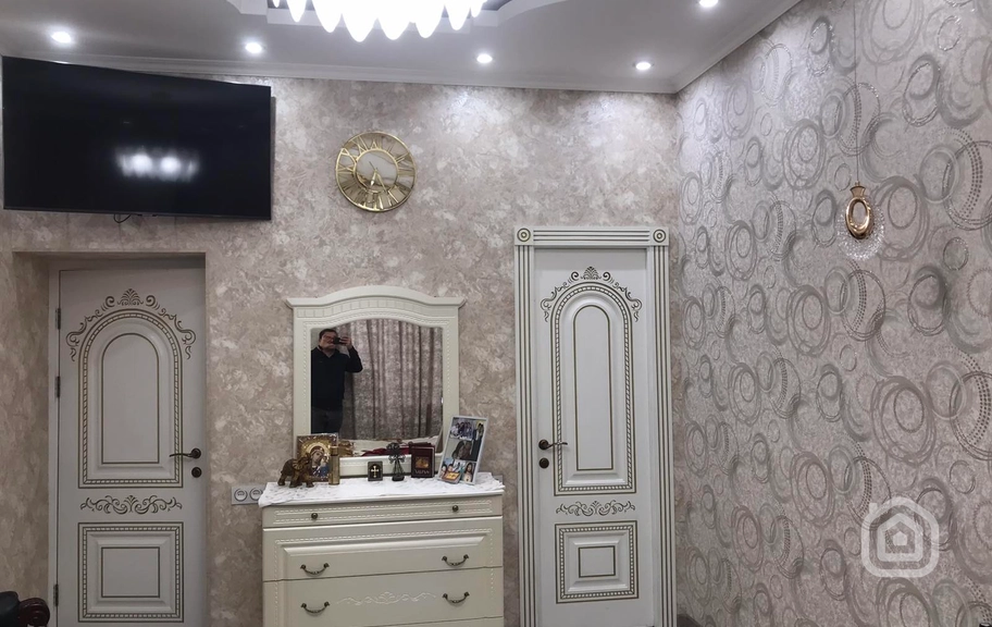 Продаётся 3-комнатная квартира, 90 м², пр. Тигран Мец, Центр