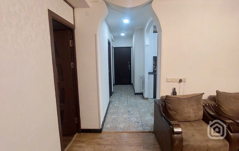 Продаётся 2-комнатная квартира, 62.6 м², ул. Ер. Кочар, Центр