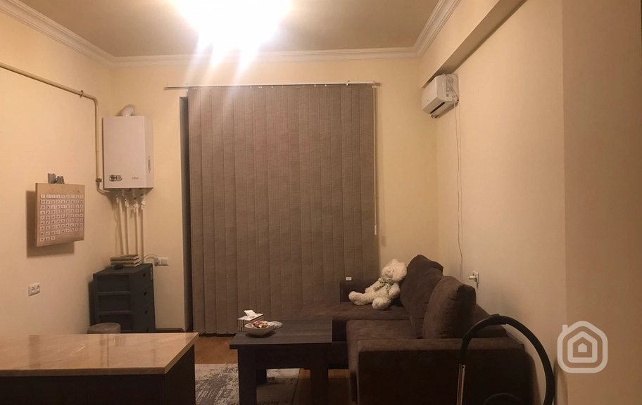 Продаётся 1-комнатная квартира, 36 м², ул. Аргишти, Центр