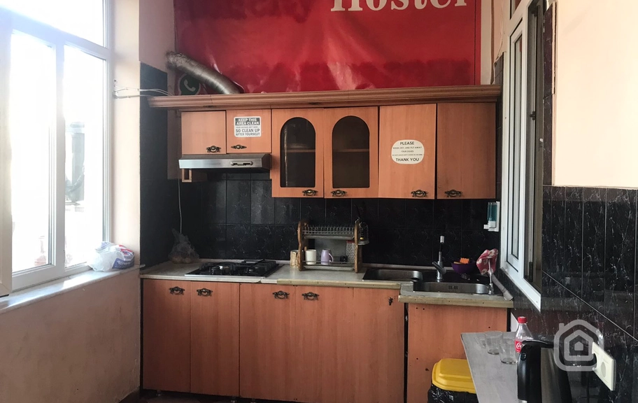 Продаётся 3-комнатная квартира, 102.4 м², пр. Тигран Мец, Центр