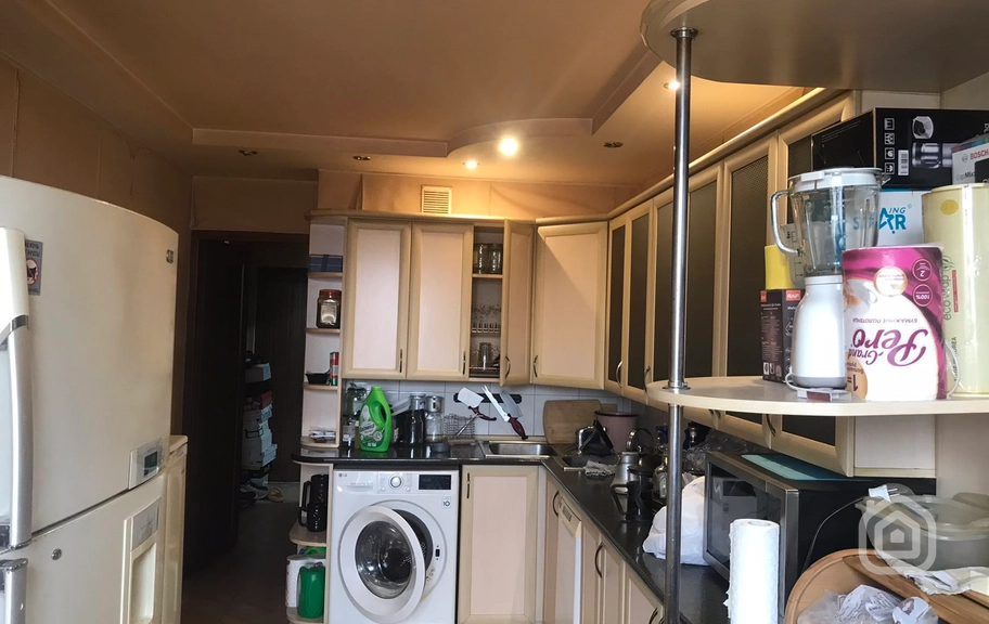 Продаётся 3-комнатная квартира, 85 м², ул. Агатангехос, Центр