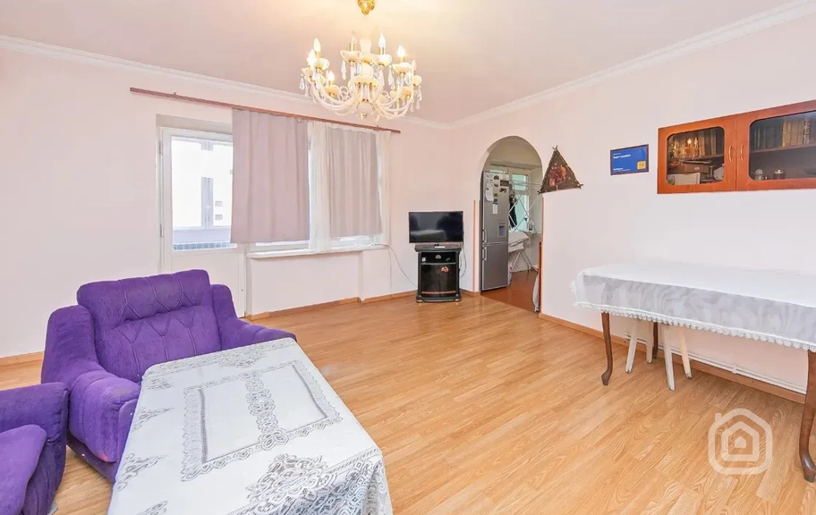 Продаётся 3-комнатная квартира, 74 м², ул. Туманян, Центр
