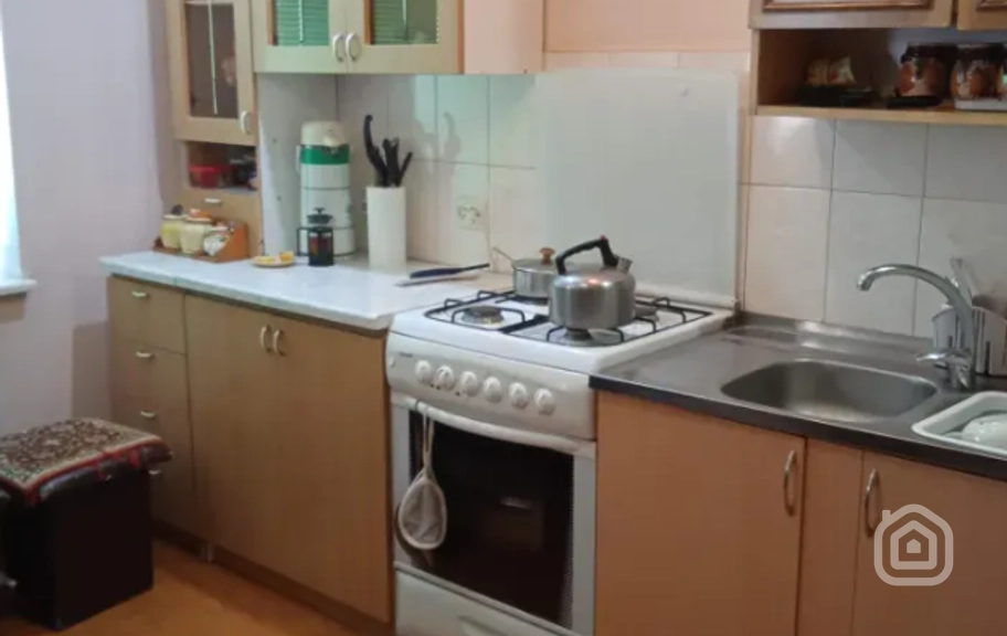 Продаётся 4-комнатная квартира, 90 м², Гюмри