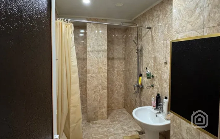 Продаётся 2-комнатная квартира, 53 м², Ехегнадзор