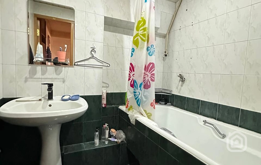 Продаётся 2-комнатная квартира, 75 м², ул. Адонц, Арабкир