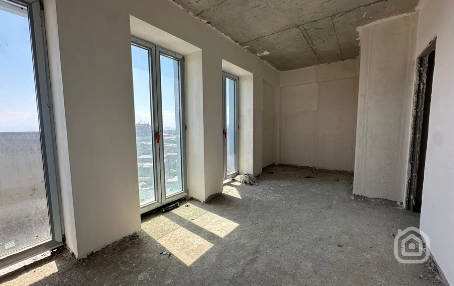 Продаётся 4-комнатная квартира, 127.8 м², ул. Гюлбенкян, Арабкир