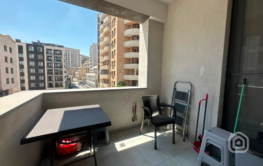 Продаётся 2-комнатная квартира, 59 м², ул. Ахбюр Сероб, Арабкир
