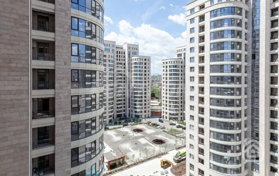 Продаётся квартира, 168.8 м², пр. Аршакуняц, Центр