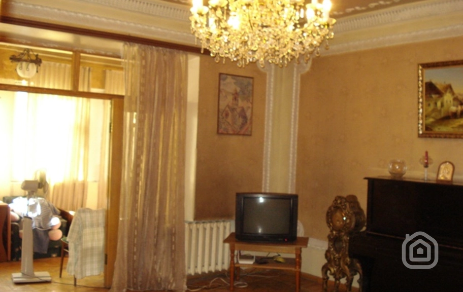 Продаётся 3-комнатная квартира, 124 м², пр. М. Маштоц, Центр