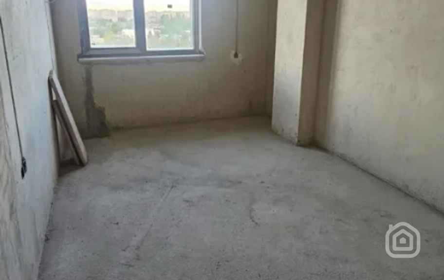 Продаётся 3-комнатная квартира, 72 м², ул. Э. Петросян, Абовян