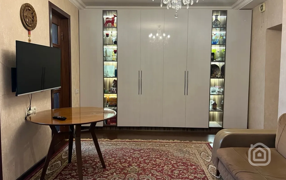 Продаётся 2-комнатная квартира, 54 м², ул. Худяков, Аван