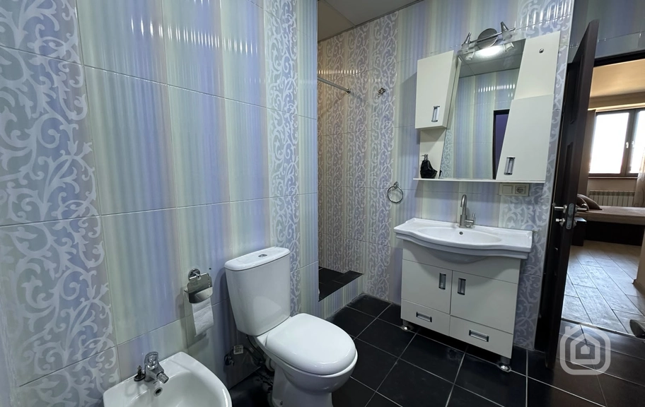 Продаётся 3-комнатная квартира, 103.9 м², ул. Кери, Арабкир