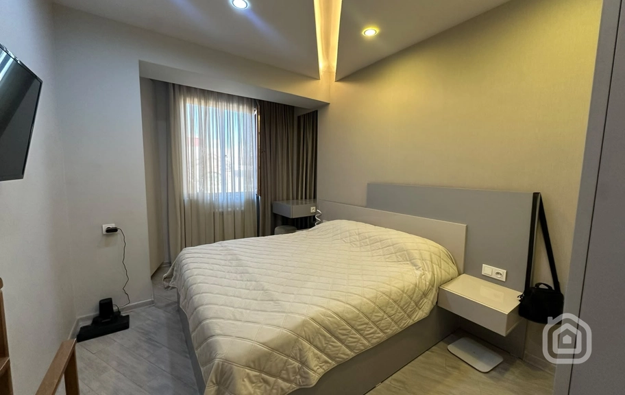 Продаётся 3-комнатная квартира, 93 м², пр. М. Маштоц, Центр