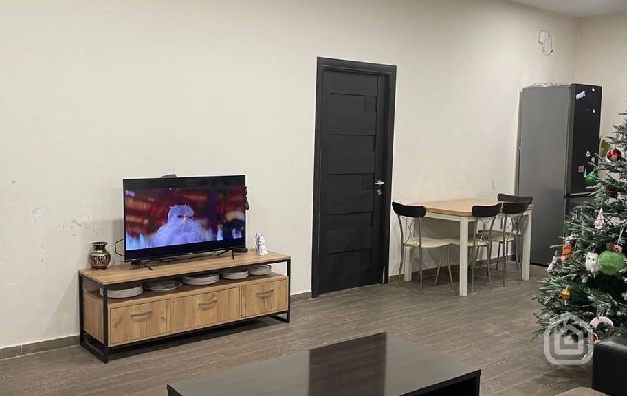 Продаётся 3-комнатная квартира, 98.85 м², ул. Каджазнуни, Центр